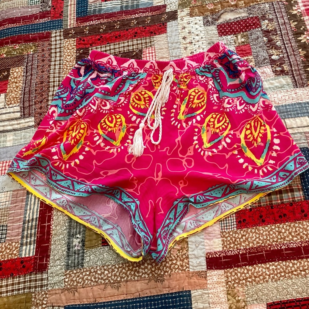 Flying tomato pull on shorts size s